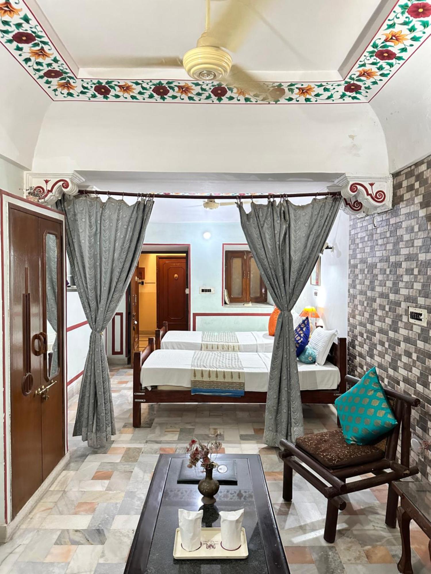 Rawla Mrignayani Palace Jaipur Buitenkant foto