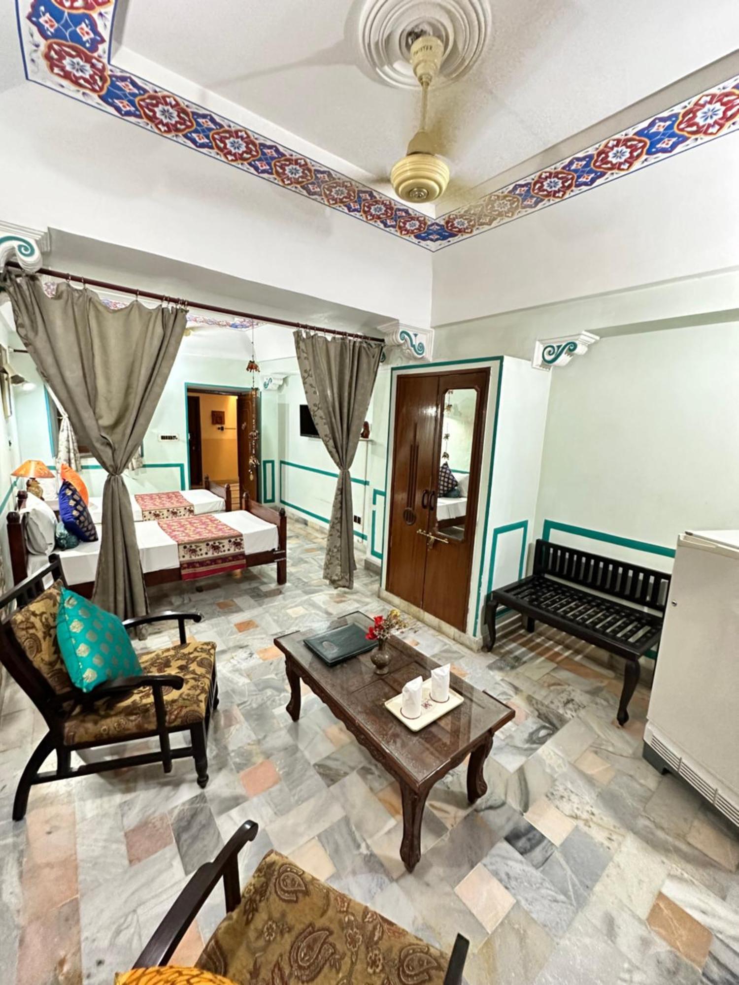 Rawla Mrignayani Palace Jaipur Buitenkant foto