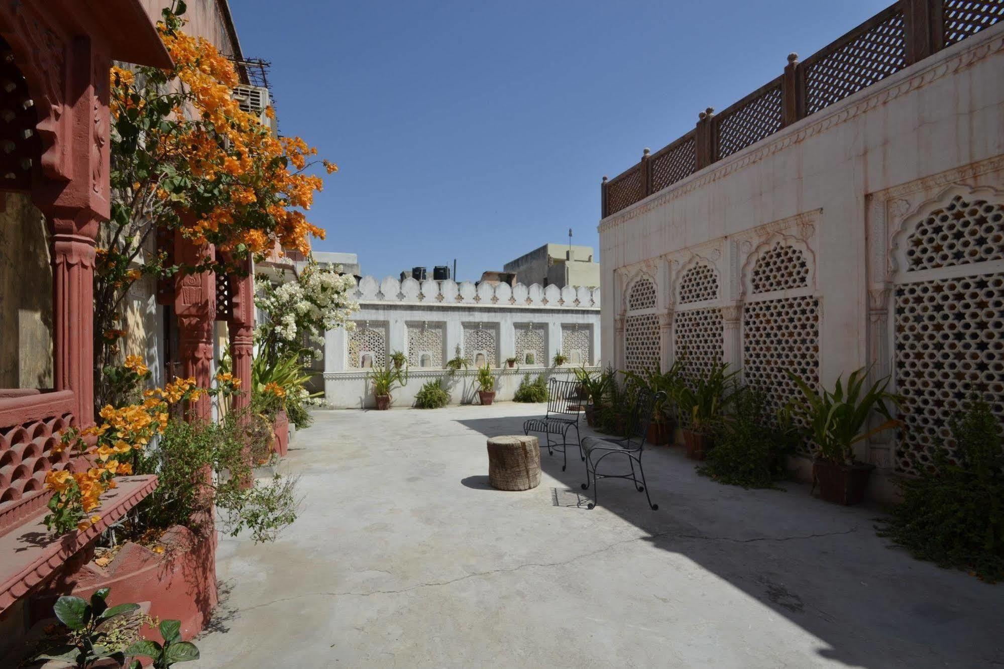 Rawla Mrignayani Palace Jaipur Buitenkant foto